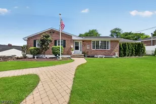 840 Lopatcong St, Belvidere, NJ 07823 - Photo 4