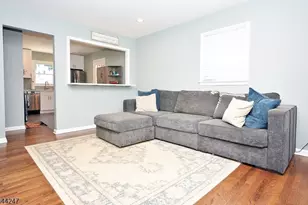22 Center St, Bernardsville, NJ 07924 - Photo 2