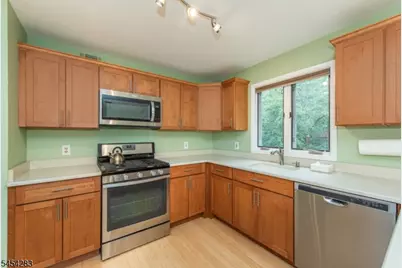 45 Sampson St, Saddle Brook Township, NJ 07663 - Photo 8
