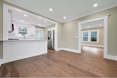 25 Marinus St, Rochelle Park Township, NJ 07662 - Photo 6