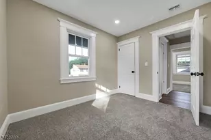 25 Marinus St, Rochelle Park Township, NJ 07662 - Photo 12