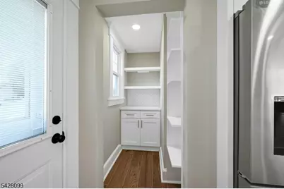 25 Marinus St, Rochelle Park Township, NJ 07662 - Photo 10