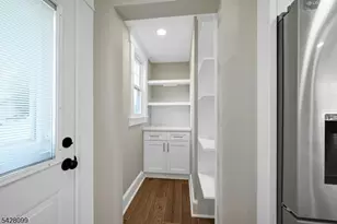 25 Marinus St, Rochelle Park Township, NJ 07662 - Photo 10