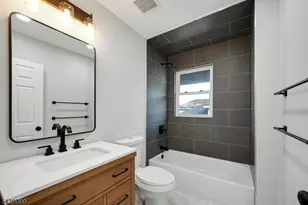 25 Marinus St, Rochelle Park Township, NJ 07662 - Photo 14