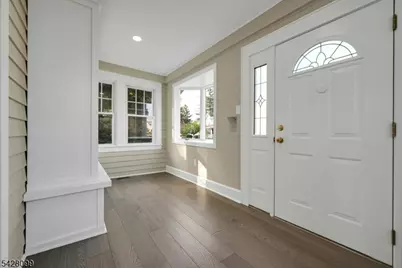 25 Marinus St, Rochelle Park Township, NJ 07662 - Photo 2