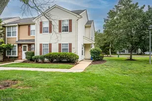 449 St Giles Ct, Franklin Township, NJ 08873 - Photo 2