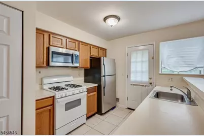 449 Saint Giles Court, Franklin Township, NJ 08873 - Photo 16