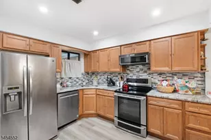 25 Hillside Ct, Union Township, NJ 08809 - Photo 4