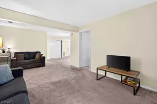 92 Jamestown Rd, Bernards Township, NJ 07920 - Photo 4