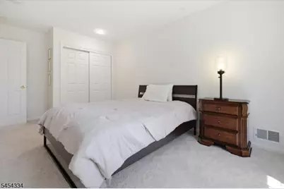 21 Chestnut Ct #11, Cedar Grove, NJ 07009 - Photo 14