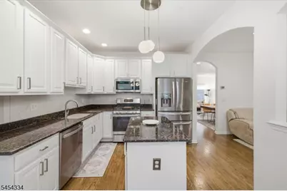 21 Chestnut Ct #11, Cedar Grove, NJ 07009 - Photo 6