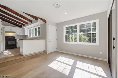 27 Inwood Rd, Berkeley Heights Township, NJ 07922 - Photo 16
