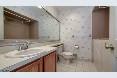 42 Bowfell Ct, Wayne, NJ 07470 - Photo 22