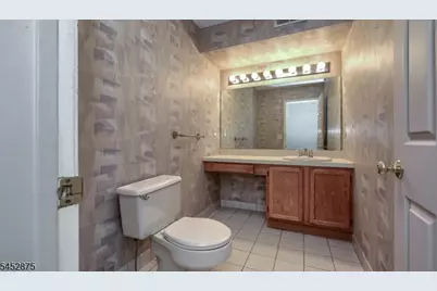 42 Bowfell Ct, Wayne, NJ 07470 - Photo 10