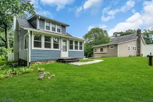 7 Birchwood Dr, Mount Olive, NJ 07828 - Photo 4