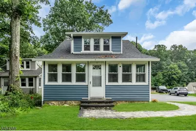 7 Birchwood Dr, Mount Olive, NJ 07828 - Photo 2