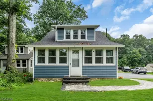 7 Birchwood Dr, Mount Olive, NJ 07828 - Photo 2