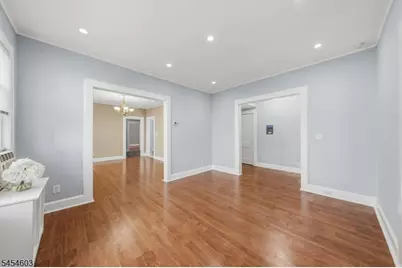 17 Boyden Pkwy #1, Maplewood, NJ 07040 - Photo 10