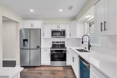 54 Junco Ct, Readington, NJ 08887 - Photo 4
