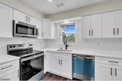 54 Junco Ct, Readington, NJ 08887 - Photo 6
