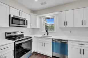 54 Junco Ct, Readington, NJ 08887 - Photo 6