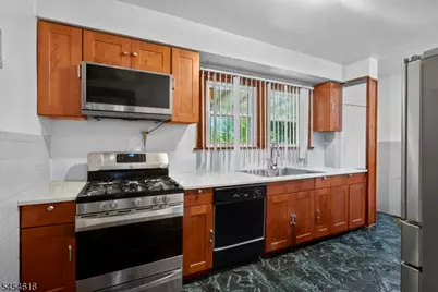 121 Scofield St, Newark, NJ 07106 - Photo 8
