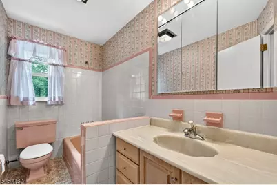 105 Victoria Drive, Clark Township, NJ 07066 - Photo 14