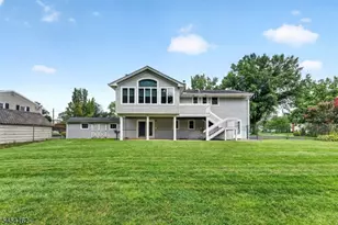 105 Victoria Dr, Clark Township, NJ 07066 - Photo 32