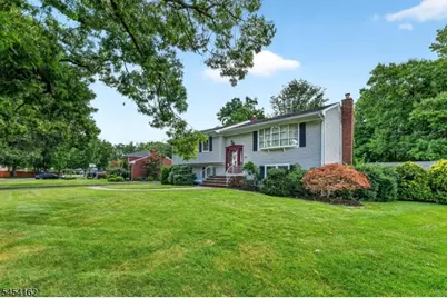 105 Victoria Drive, Clark Township, NJ 07066 - Photo 2
