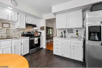 291 Cheyenne Rd, Andover Township, NJ 07848 - Photo 8
