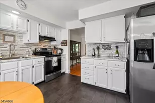 291 Cheyenne Rd, Andover Township, NJ 07848 - Photo 8