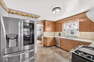 127 N Clark Ave, Somerville, NJ 08876 - Photo 6