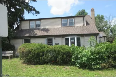913 Briarcliff Ave, Maywood, NJ 07607 - Photo 1