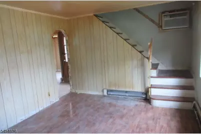 913 Briarcliff Ave, Maywood, NJ 07607 - Photo 10