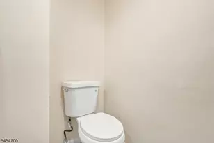 359 S 18th St, Newark, NJ 07103 - Photo 18