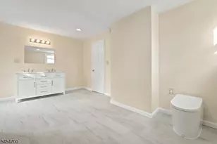 359 S 18th St, Newark, NJ 07103 - Photo 28