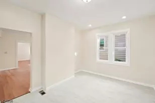 359 S 18th St, Newark, NJ 07103 - Photo 16