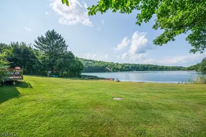48 Lakeside Ave, Hardyston Township, NJ 07460 - Photo 12