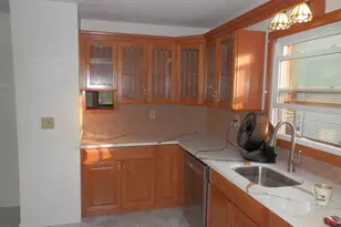 331 Boxwood Ct, Elizabeth, NJ 07202 - Photo 4