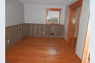 331 Boxwood Ct, Elizabeth, NJ 07202 - Photo 8