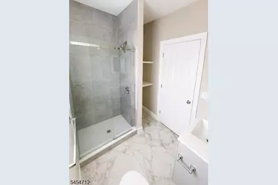 923 Kenneth Ave, Elizabeth, NJ 07202 - Photo 4
