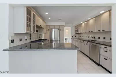 177 Truman Ter, Paramus, NJ 07652 - Photo 8