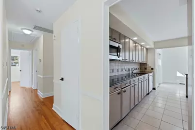 177 Truman Ter, Paramus, NJ 07652 - Photo 14