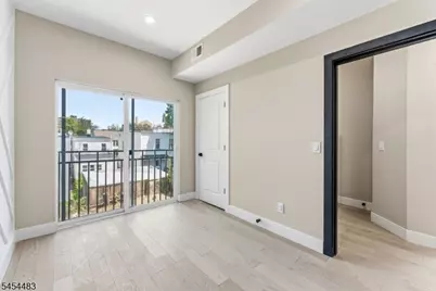 28 Grove Ter, Irvington, NJ 07111 - Photo 6