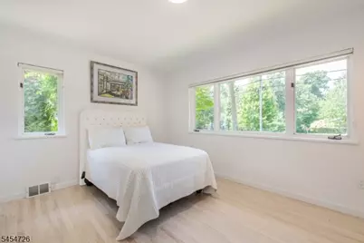 94 Oakwood Dr, New Providence, NJ 07974 - Photo 16