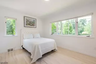 94 Oakwood Dr, New Providence, NJ 07974 - Photo 16