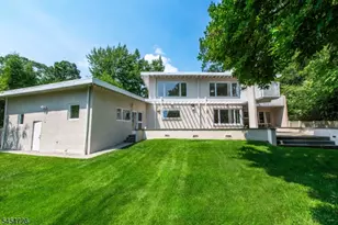 94 Oakwood Dr, New Providence, NJ 07974 - Photo 22