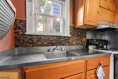 489 N Clinton St, East Orange, NJ 07017 - Photo 12