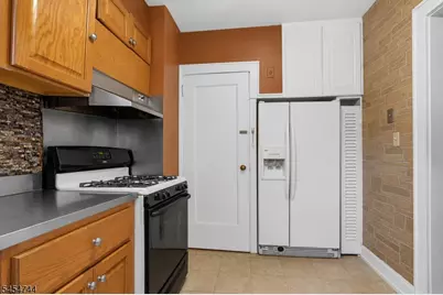 489 N Clinton St, East Orange, NJ 07017 - Photo 4