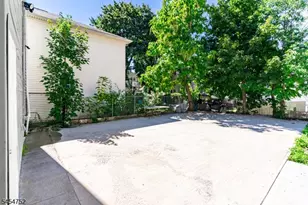 693 S 20th St, Newark, NJ 07103 - Photo 4
